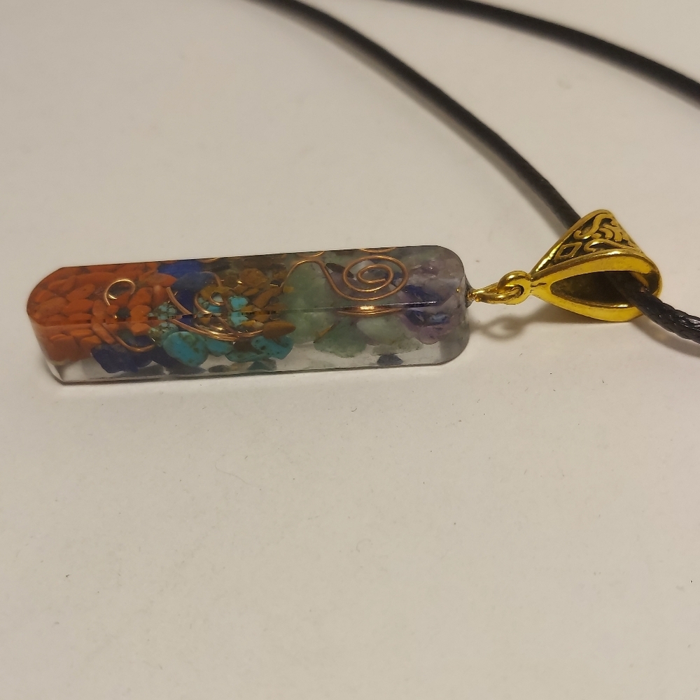 Chakra Crystal Pendant Crushed Stones w Copper Wire Swirl Pendant Necklace - Picture 5 of 10